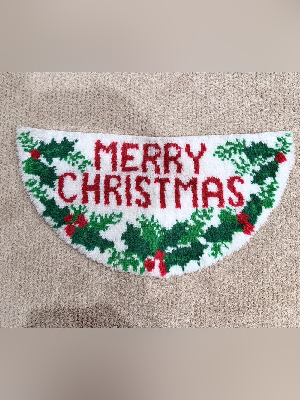 Vintage Handcrafted Merry ChristmasHolly Half Round Latch Hook Rug 33"x17"